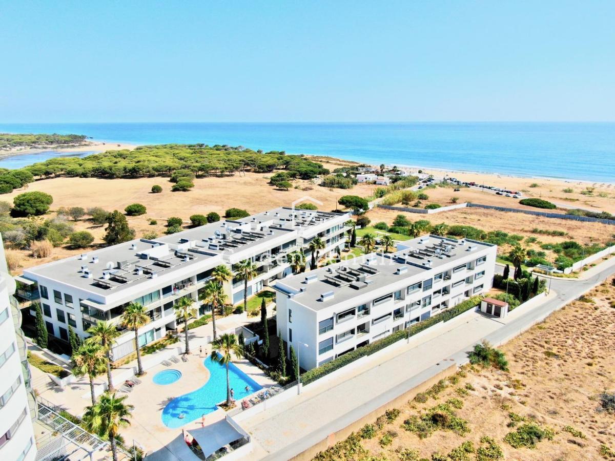 Cavalo Preto Luxury Beach Apartment By Golden Zenith Quarteira Esterno foto