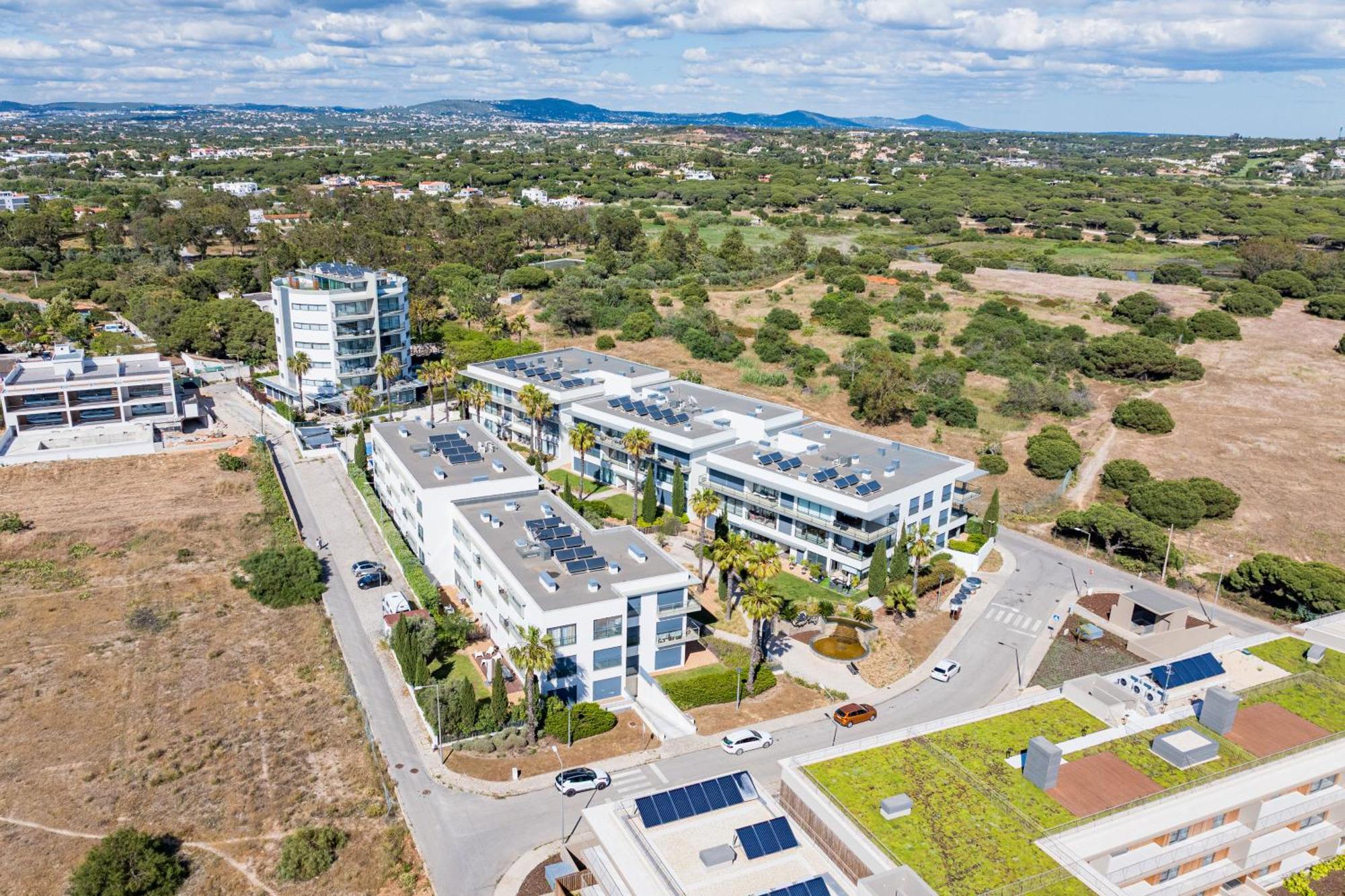 Cavalo Preto Luxury Beach Apartment By Golden Zenith Quarteira Esterno foto