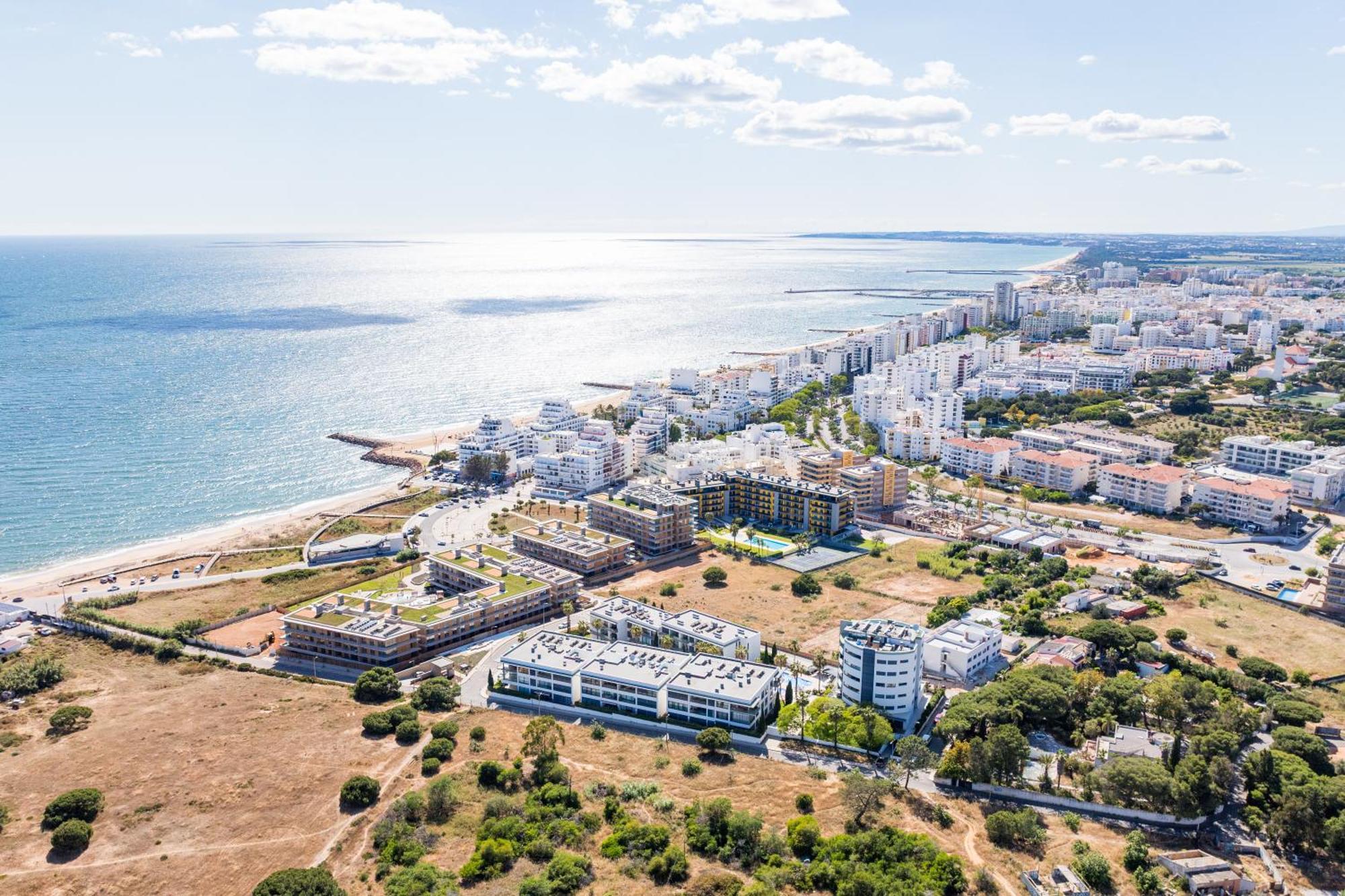 Cavalo Preto Luxury Beach Apartment By Golden Zenith Quarteira Esterno foto
